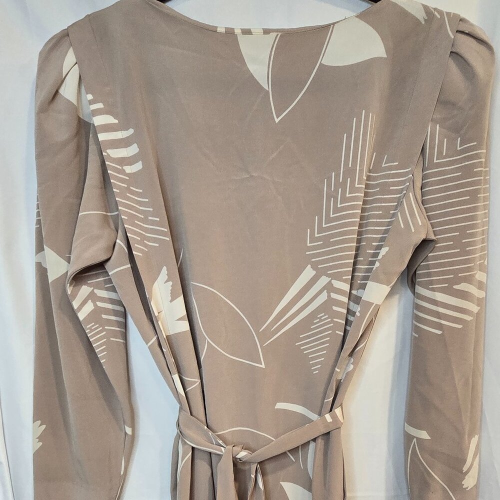 Vintage La Chemise Dress, Size 12, Beige & White, Made In U.S.A, Matching Belt